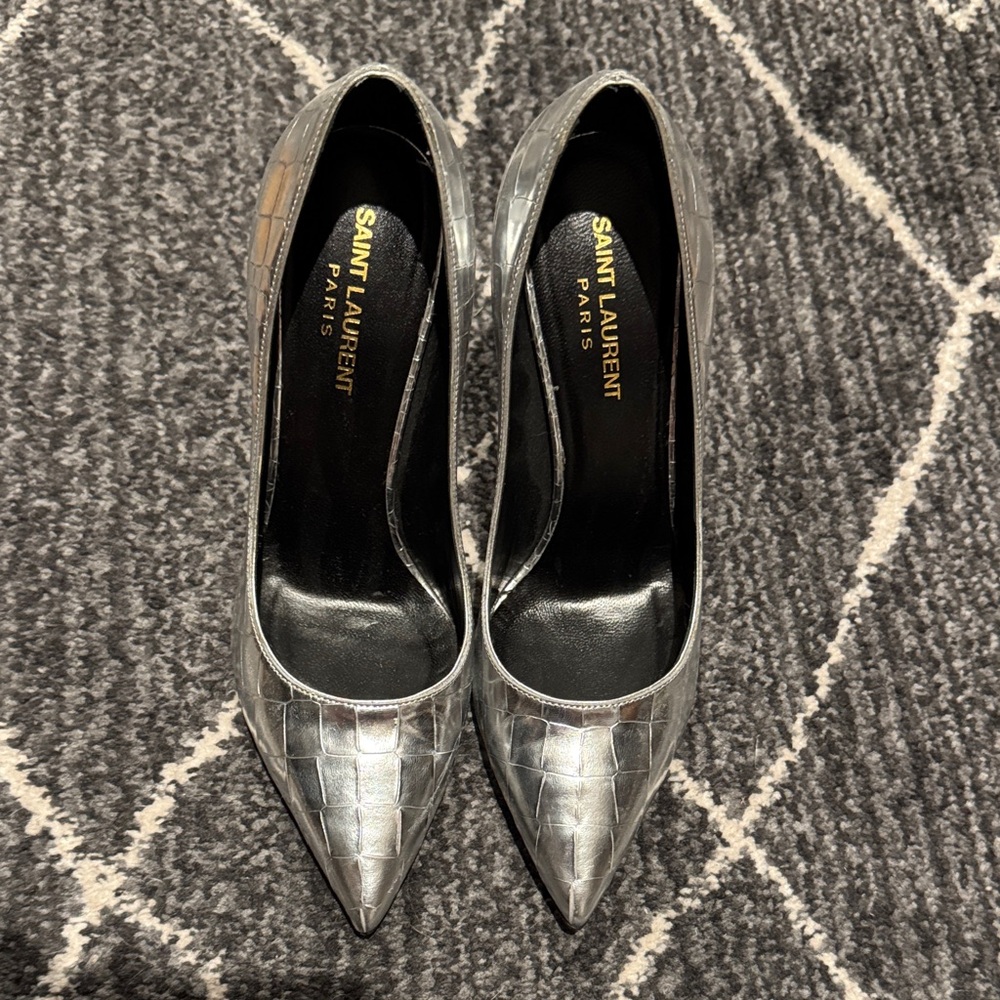 Saint Laurent Silver Metallic Lambskin Pumps - Picture 4 of 6